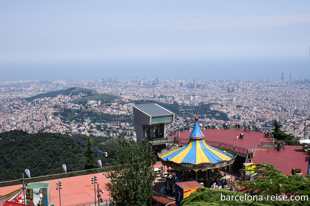 Tibidabo: Beliebtes Ausflugsziel mit Freizeitpark in Barcelona